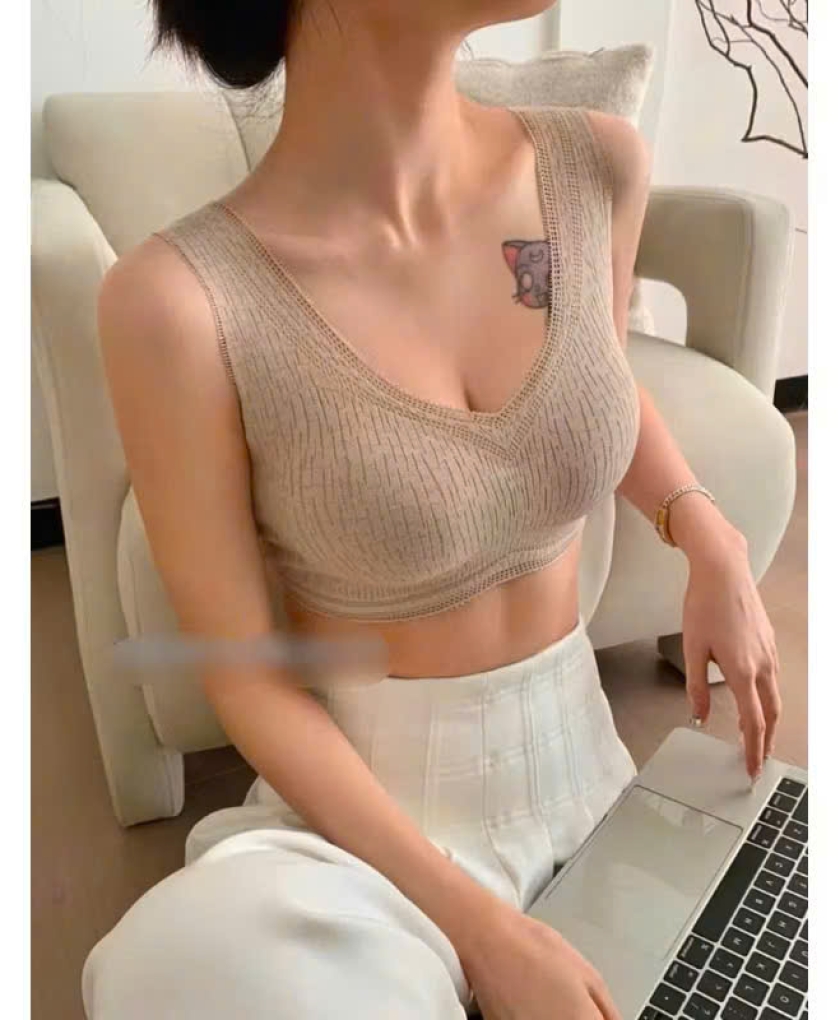 Áo Bra Màu Tối – Thanh Lịch, Che Khuyết Điểm, Lý Tưởng Khi Đi Ngoài Trời